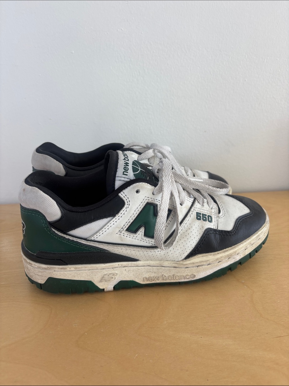 New Balance white black green 550 low-top sneakers